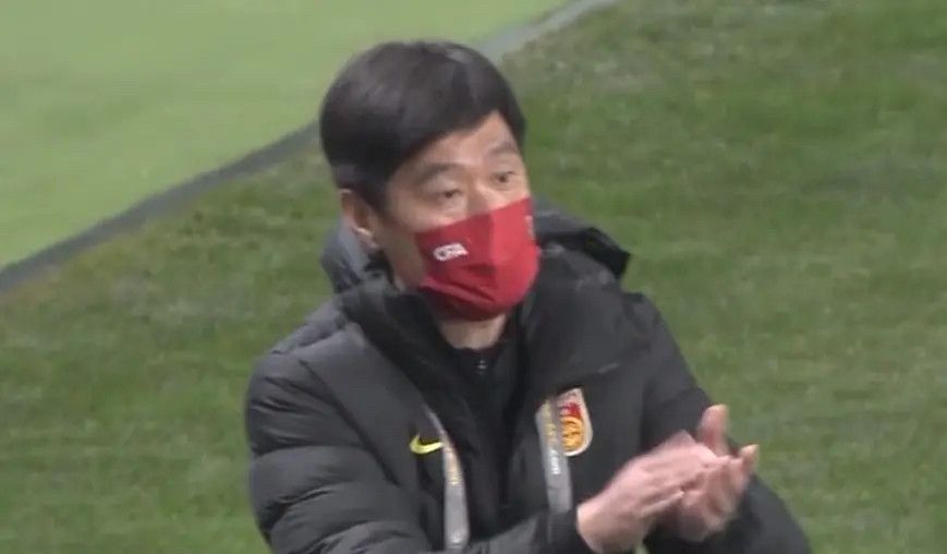 办公室紧身裙丝袜秘书av
